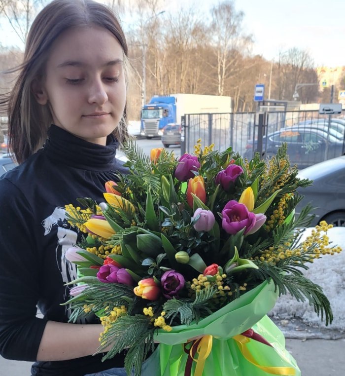Букет с тюльпанами «Внимание» — доставка цветов Королёве